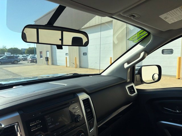 Used 2018 Nissan Titan SV AWD/4WD image 34