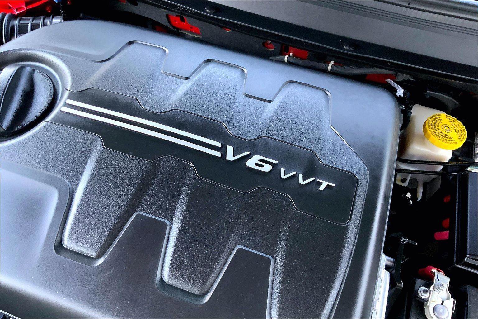Used 2019 Jeep Cherokee Trailhawk w/ Comfort/Convenience Group AWD/4WD image 32