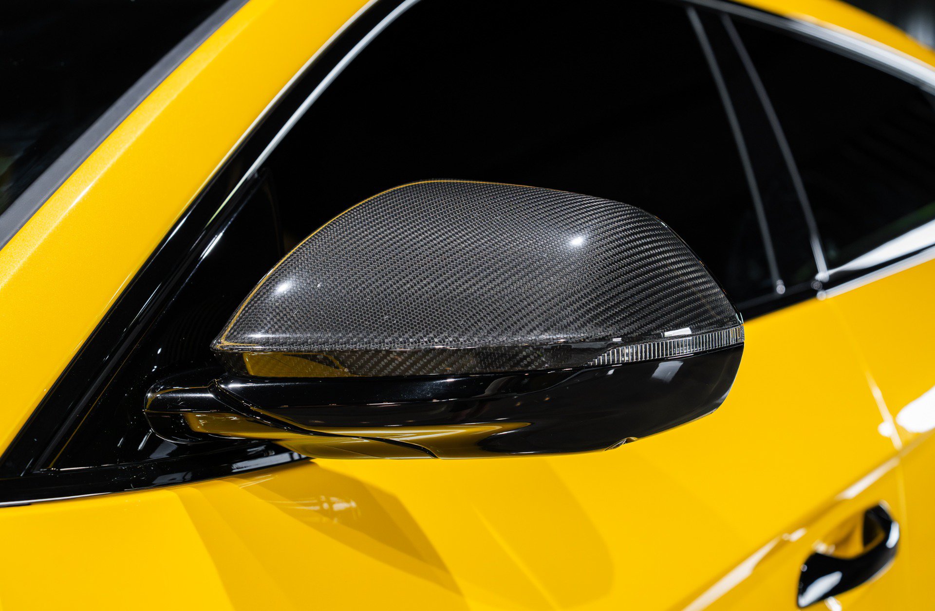 Used 2024 Lamborghini Urus Performante AWD/4WD image 12