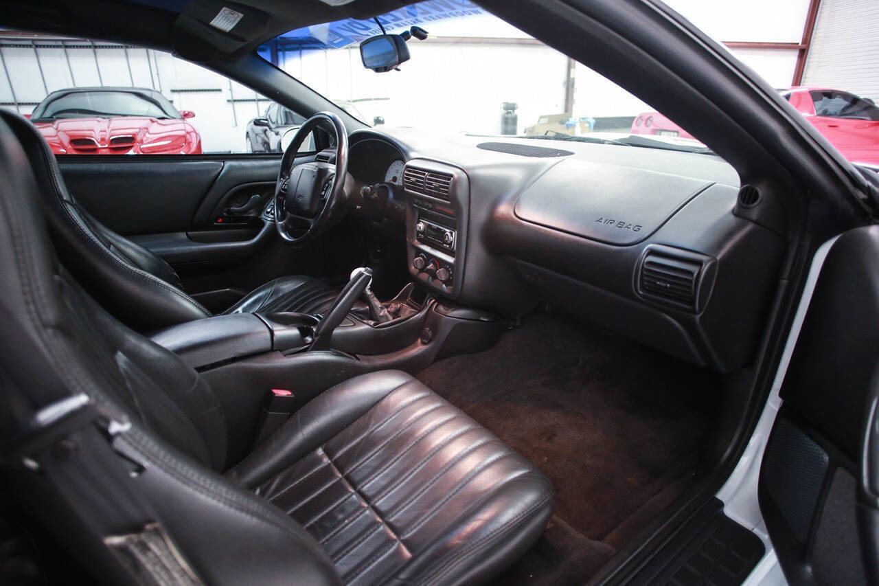 Used 2000 Chevrolet Camaro Z28 w/ SS Performance/Appearance Pkg image 20