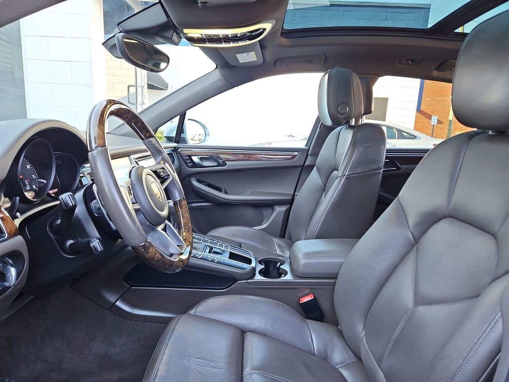 Used 2017 Porsche Macan Base image 22