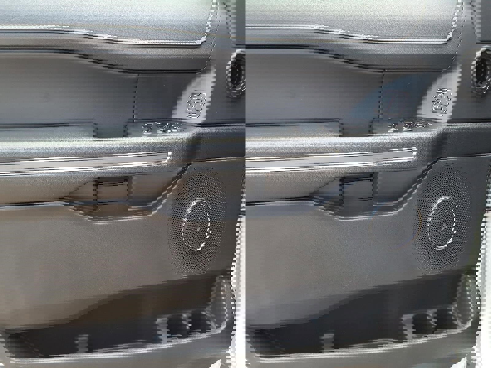 Used 2024 Ford Expedition XLT image 16