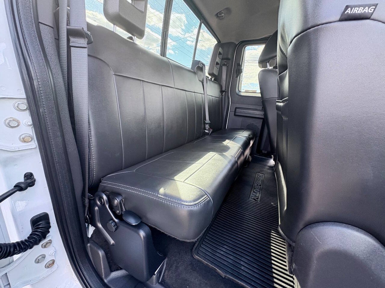 Used 2011 Ford F250 Lariat w/ Chrome Pkg AWD/4WD image 31