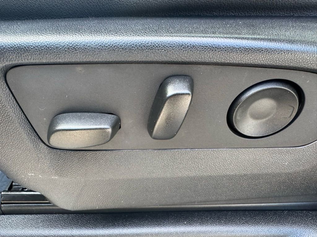 Used 2023 Chevrolet Tahoe Z71 w/ Luxury Package image 23