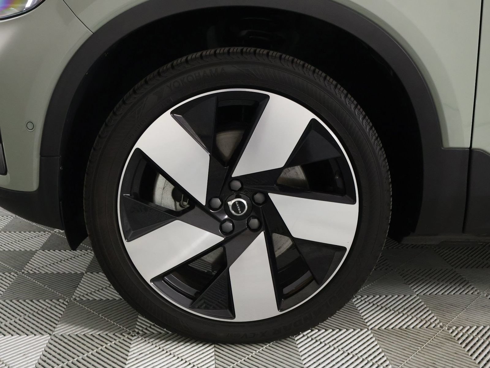 Used 2023 Volvo C40 P8 Recharge Ultimate AWD/4WD image 27