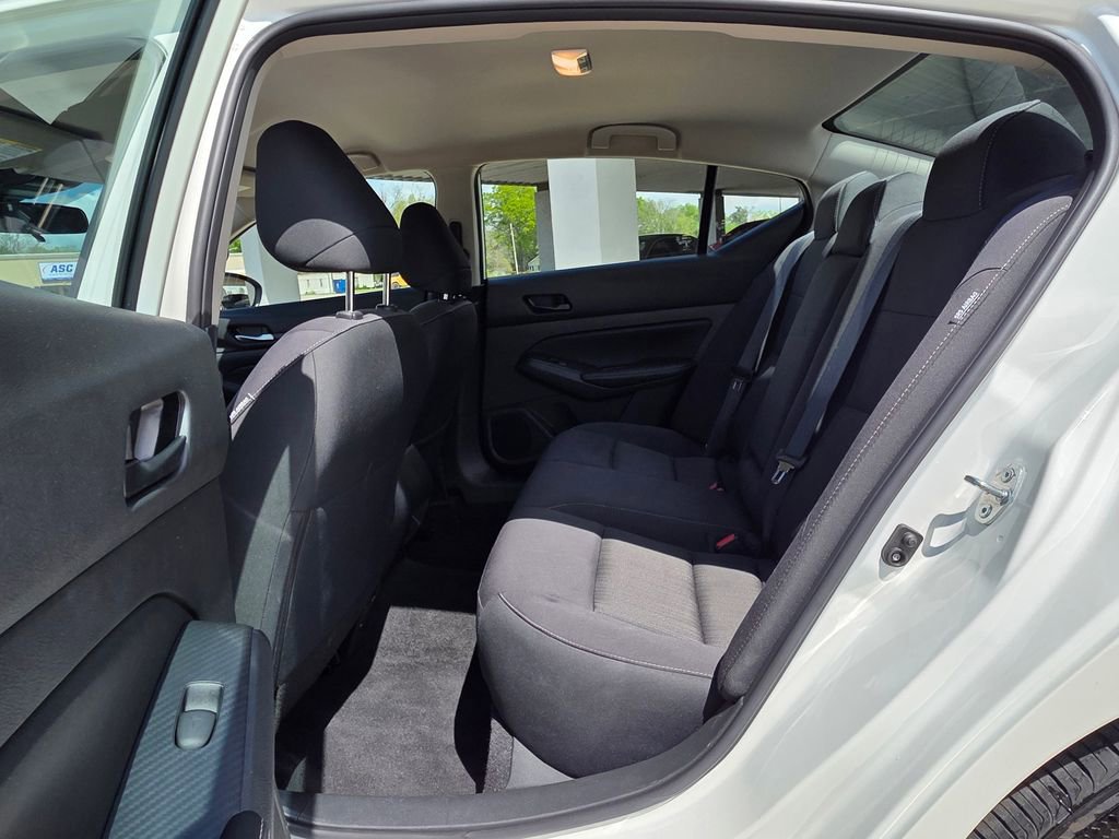 Used 2025 Nissan Altima 2.5 SV image 12