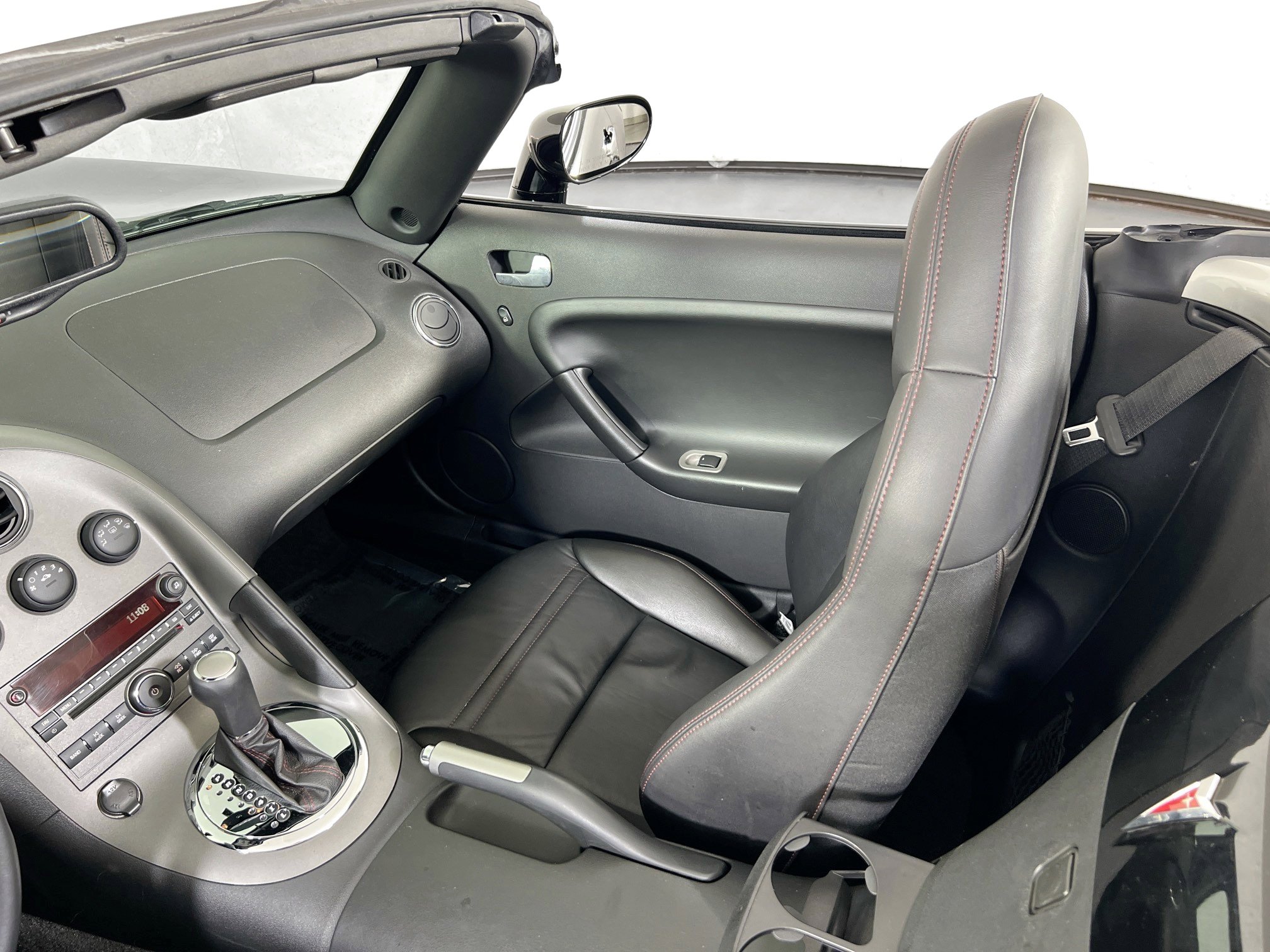 Used 2008 Pontiac Solstice GXP w/ Premium Package image 19