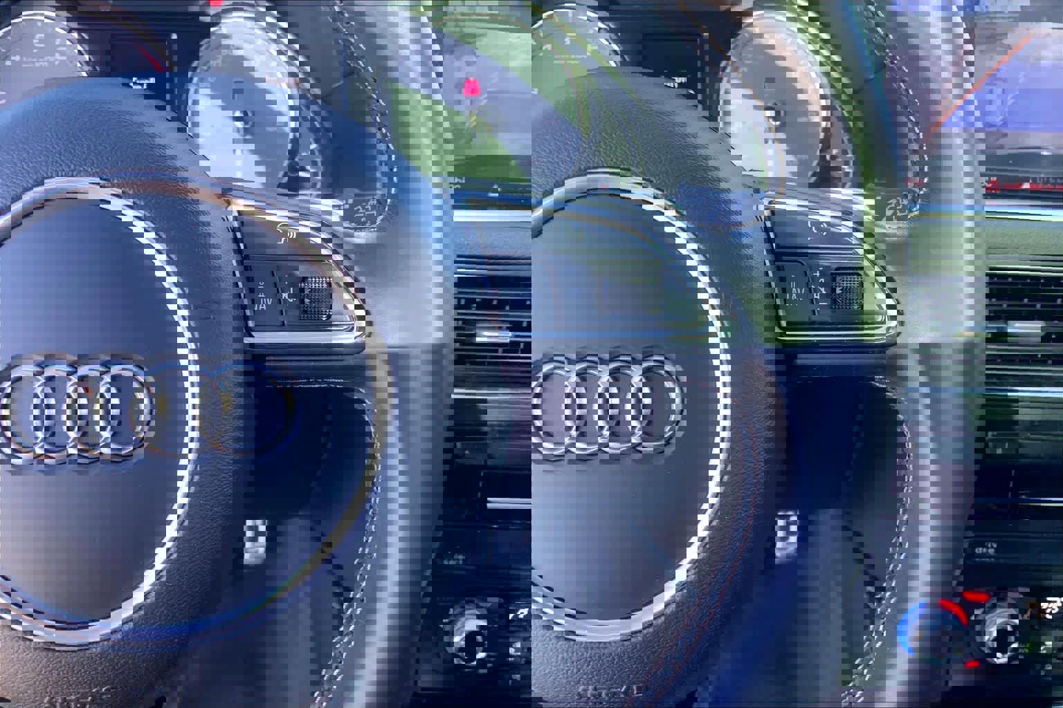 Used 2017 Audi SQ5 Premium Plus w/ Technology Package image 22