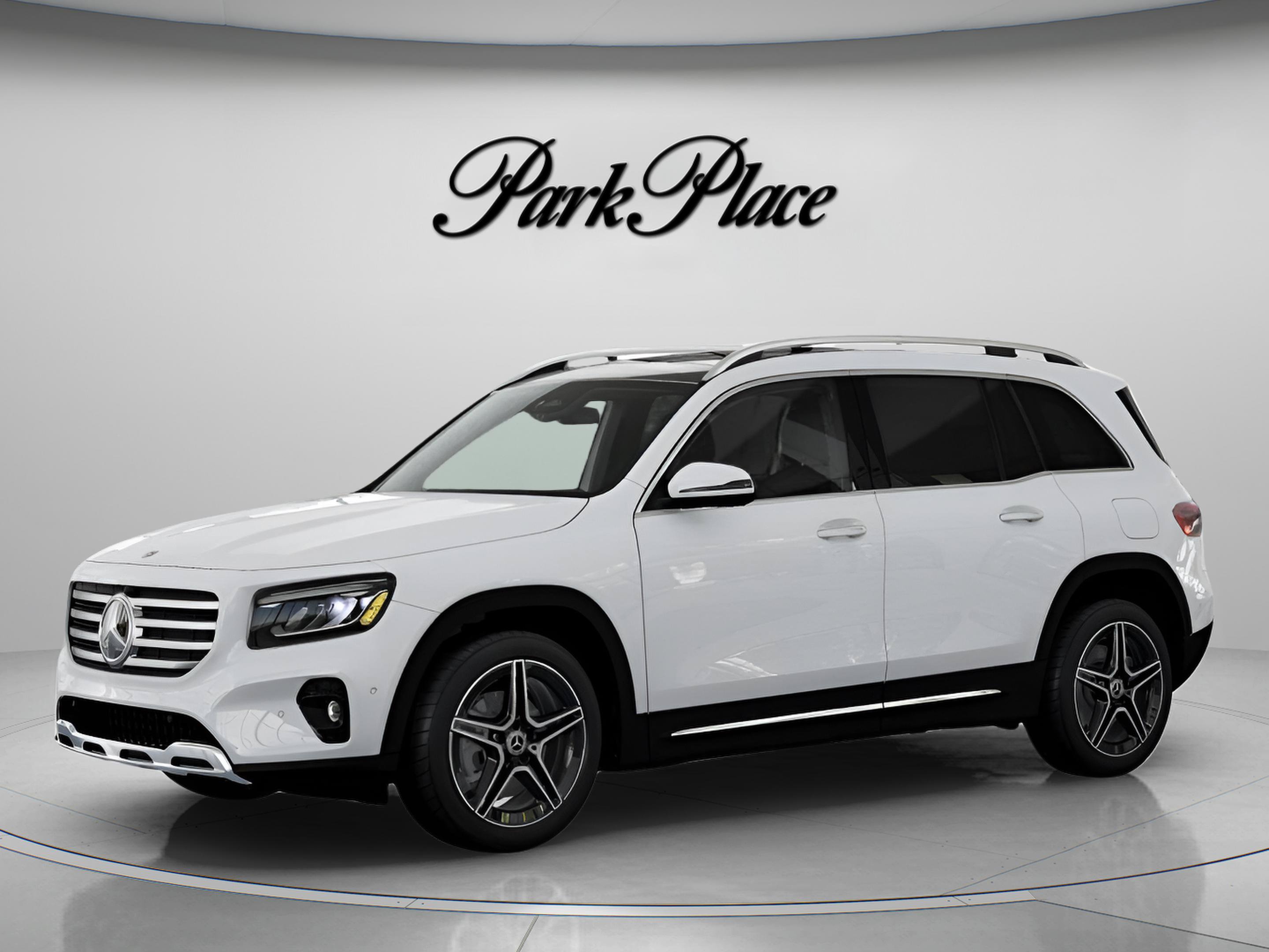 Used 2026 Mercedes-Benz GLB 250 image 2