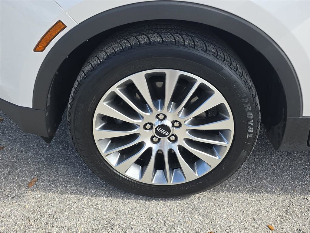 Used 2017 Lincoln MKC Reserve image 11