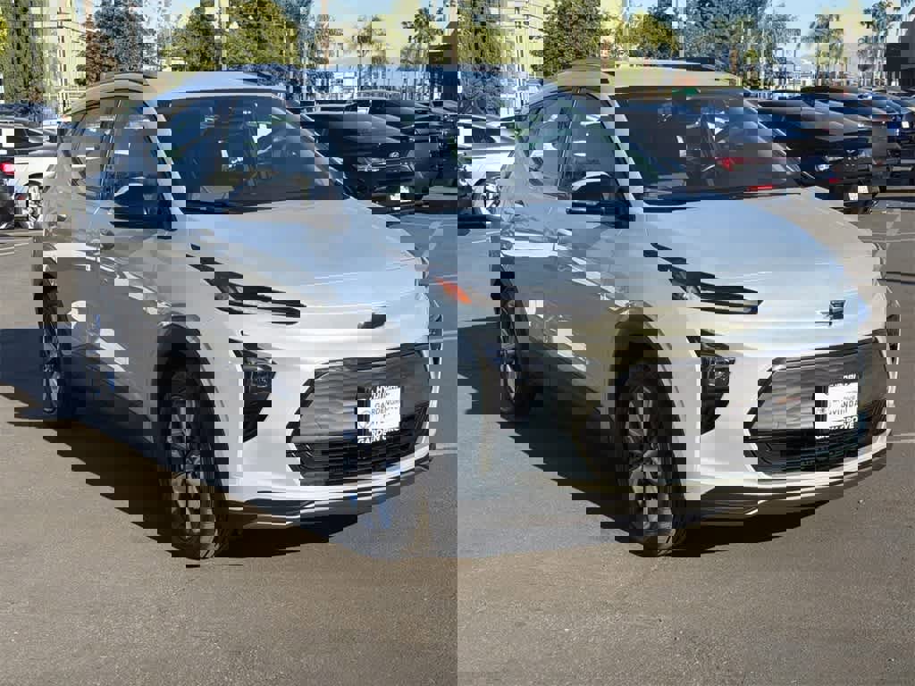 Used 2023 Chevrolet Bolt EUV LT w/ Convenience Package image 8
