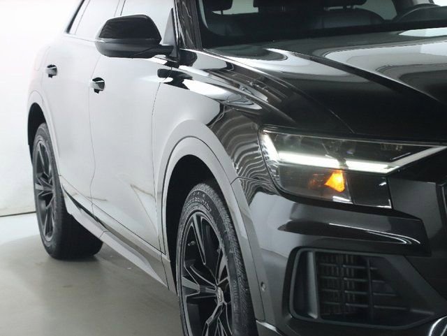 Used 2022 Audi Q8 Premium w/ Convenience Package image 11