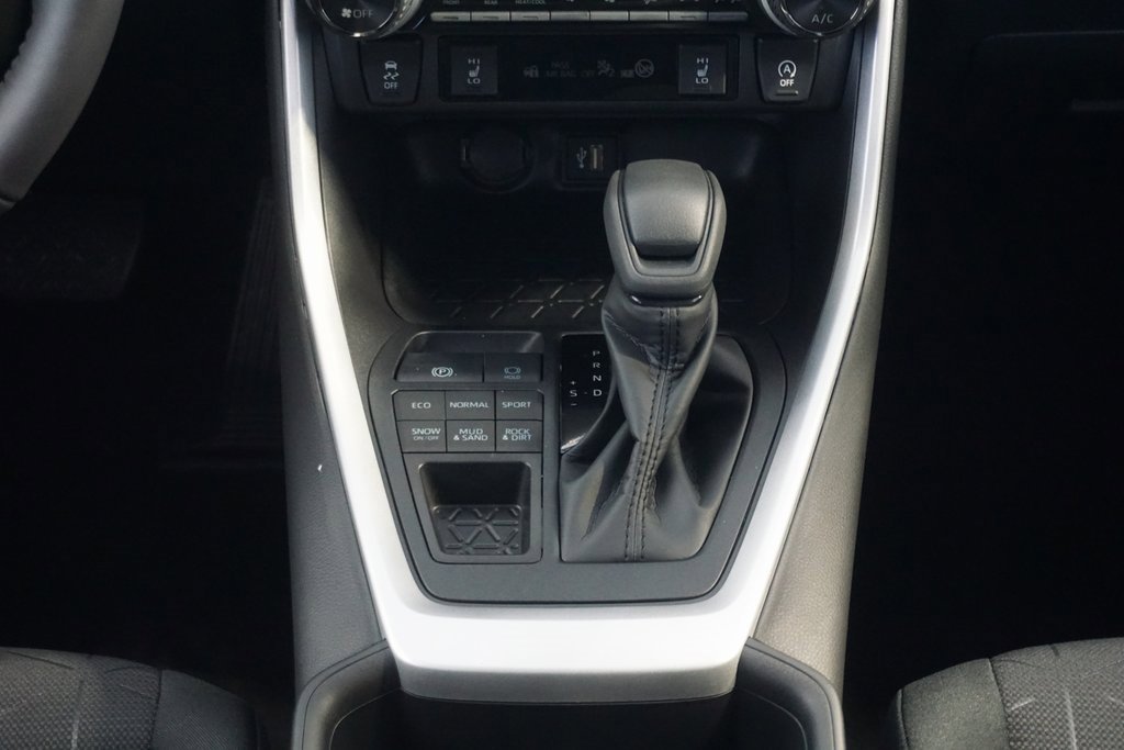New 2025 Toyota RAV4 XLE image 33
