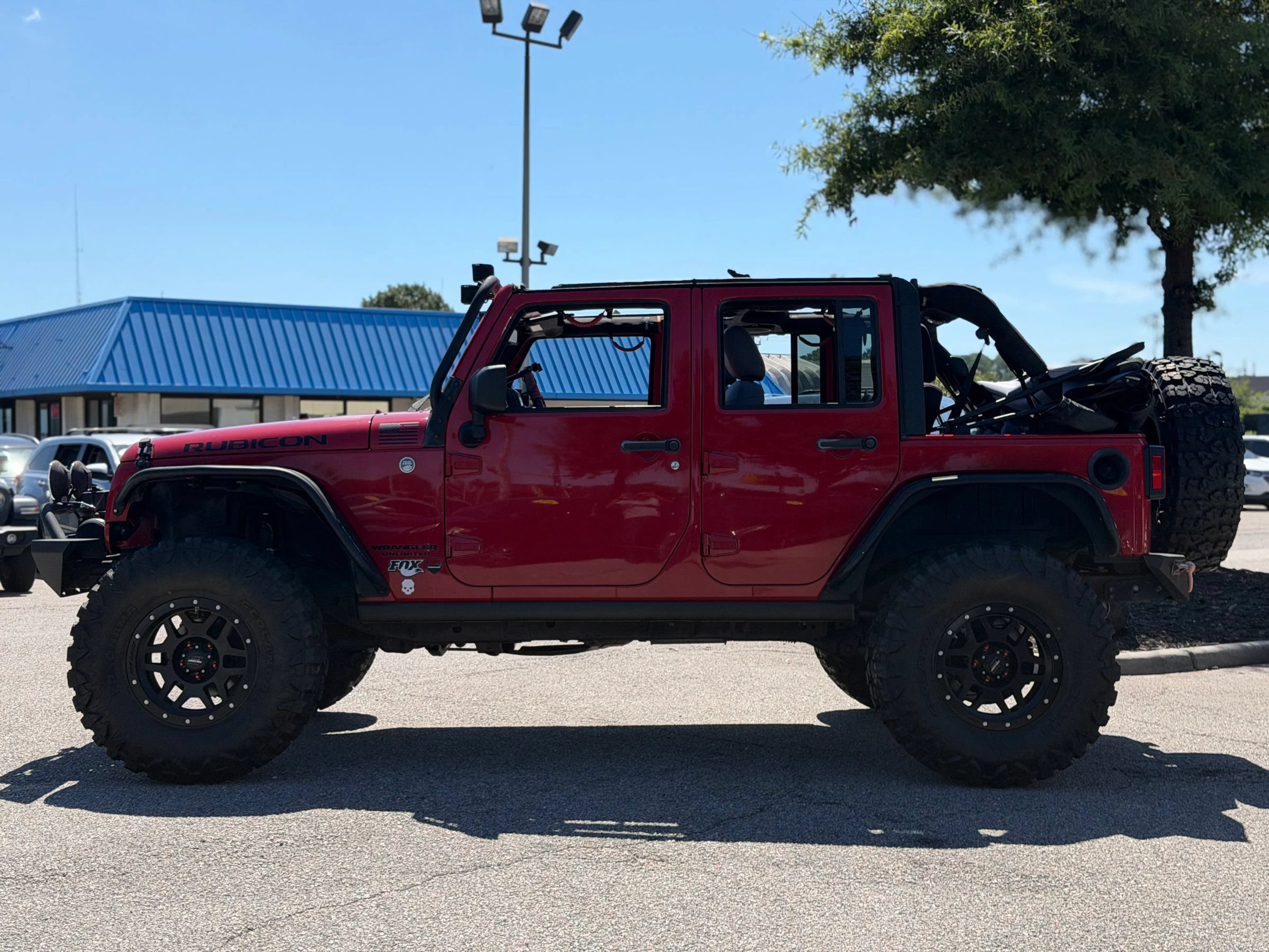 Used 2014 Jeep Wrangler Unlimited Rubicon w/ Connectivity Group AWD/4WD image 10