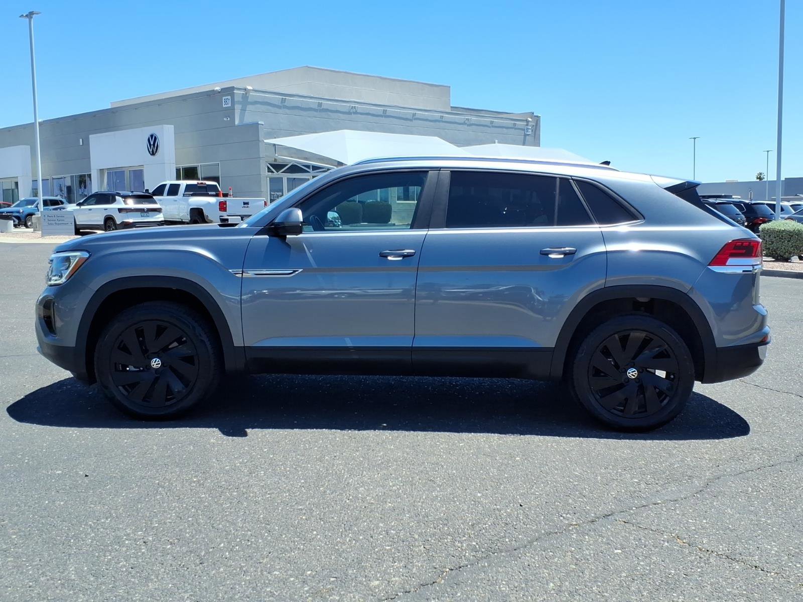 Certified 2024 Volkswagen Atlas Cross Sport SE FWD image 4