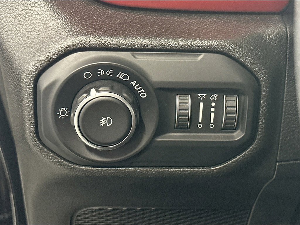 Used 2018 Jeep Wrangler Unlimited Rubicon w/ Safety Group image 11