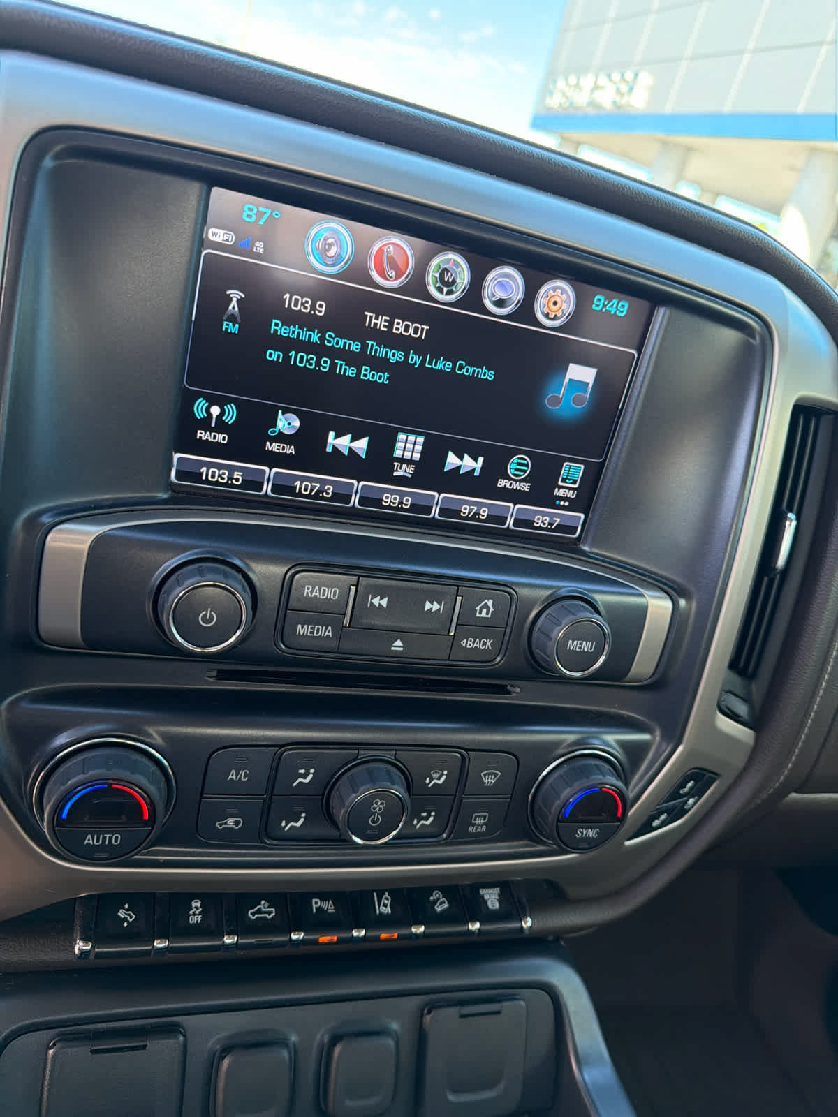 Used 2017 GMC Sierra 2500 Denali w/ Duramax Plus Package AWD/4WD image 19