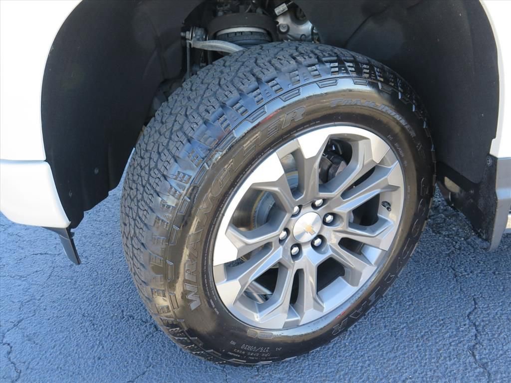 Used 2024 Chevrolet Silverado 1500 High Country w/ High Country Premium Package image 26