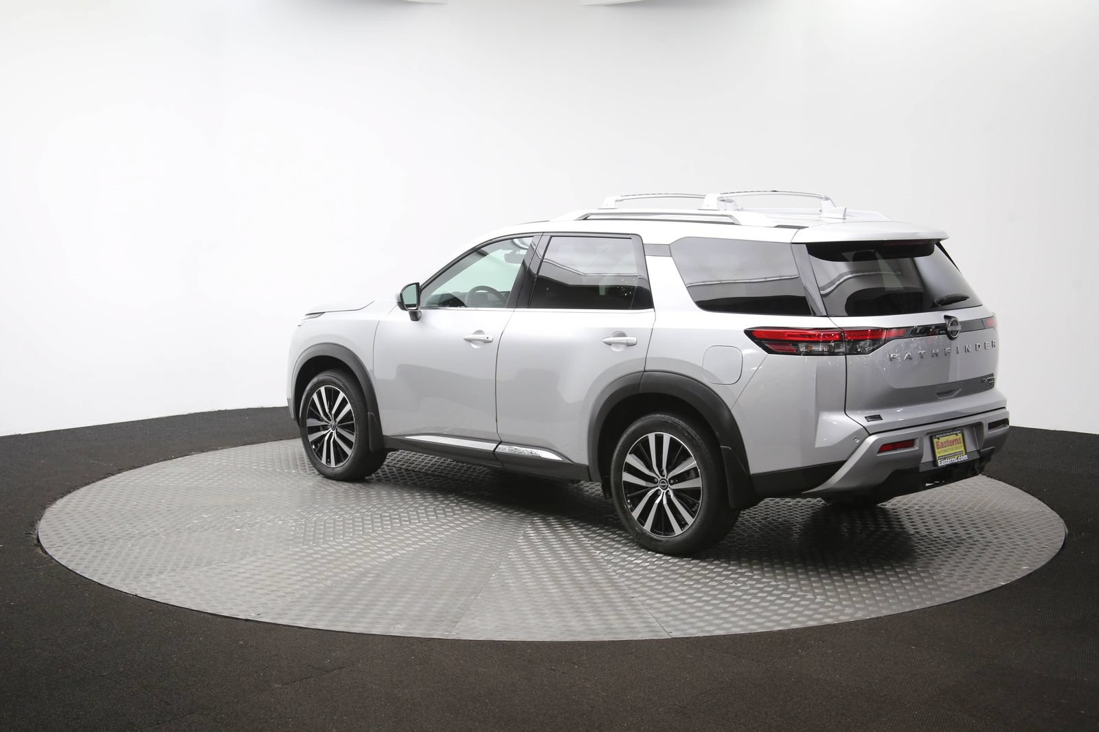 Used 2023 Nissan Pathfinder Platinum AWD/4WD image 61