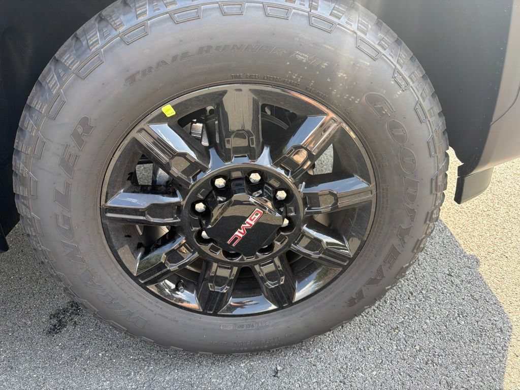 New 2026 GMC Sierra 2500 AT4 w/ AT4 Premium Plus Package AWD/4WD image 10