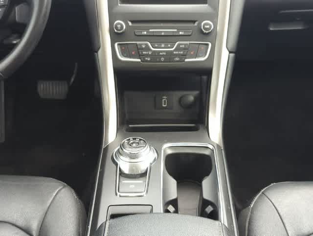 Used 2017 Ford Fusion SE w/ Fusion SE Technology Package AWD/4WD image 29