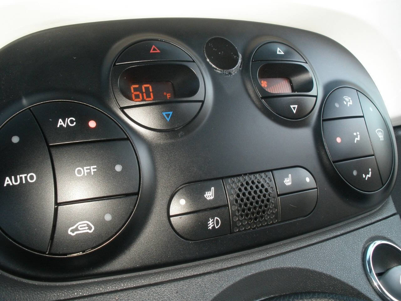 Used 2015 FIAT 500 Sport w/ Comfort/Convenience Group image 40