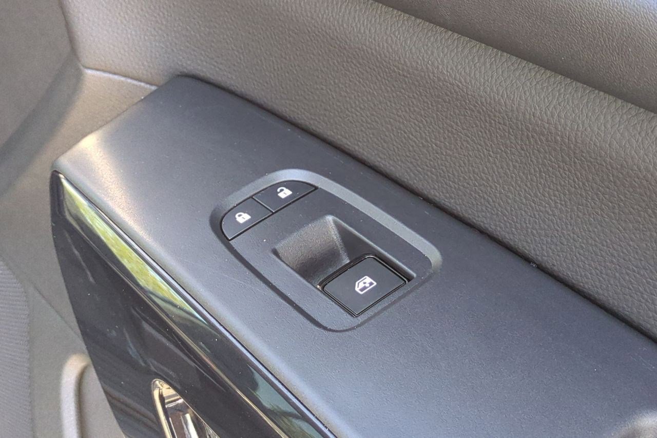 Certified 2023 Nissan Pathfinder SV FWD image 40