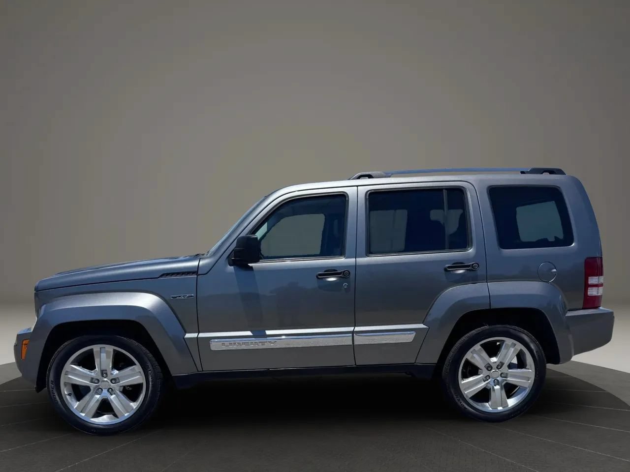 Used 2012 Jeep Liberty Limited Jet w/ Comfort/Convenience Group AWD/4WD image 4