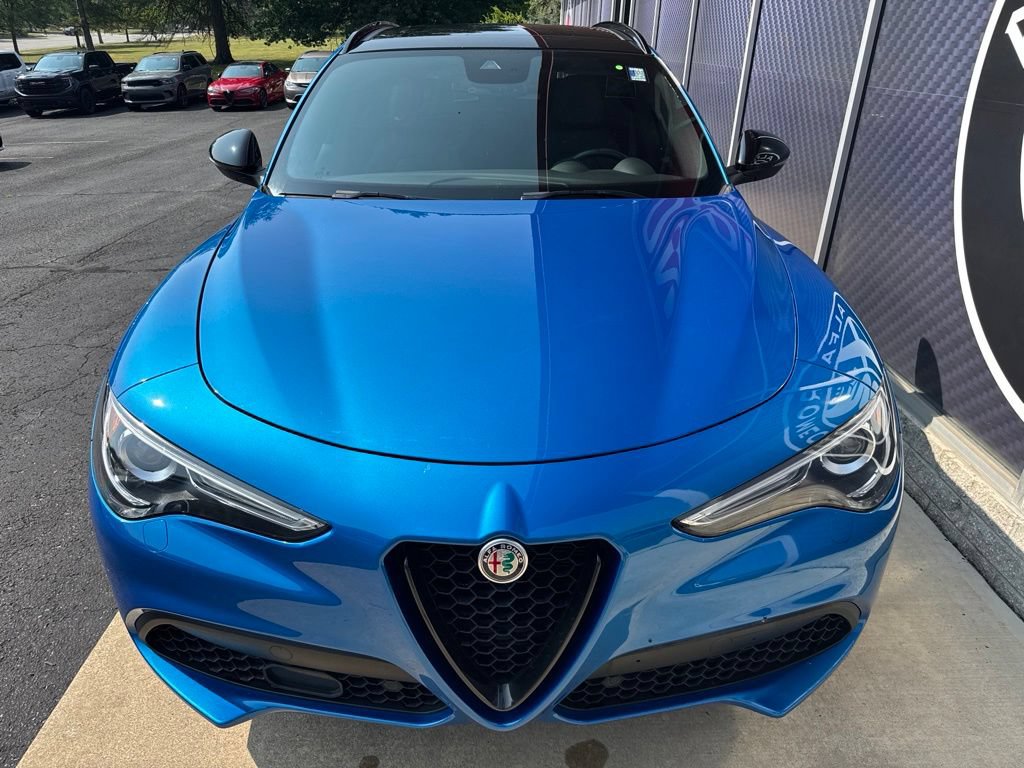 Used 2023 Alfa Romeo Stelvio Veloce AWD/4WD image 9