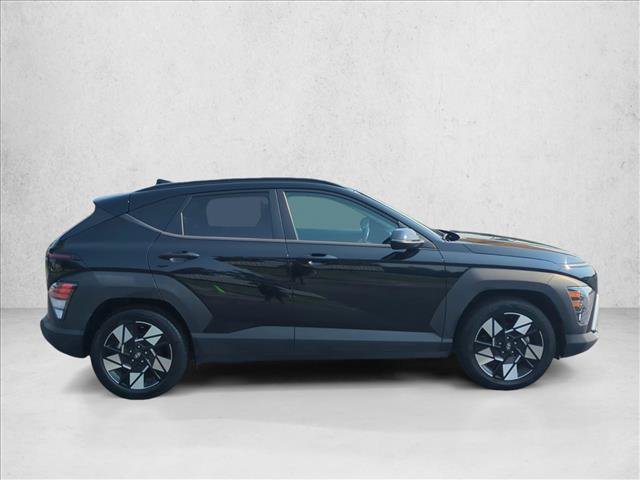 Used 2025 Hyundai Kona SEL FWD image 4