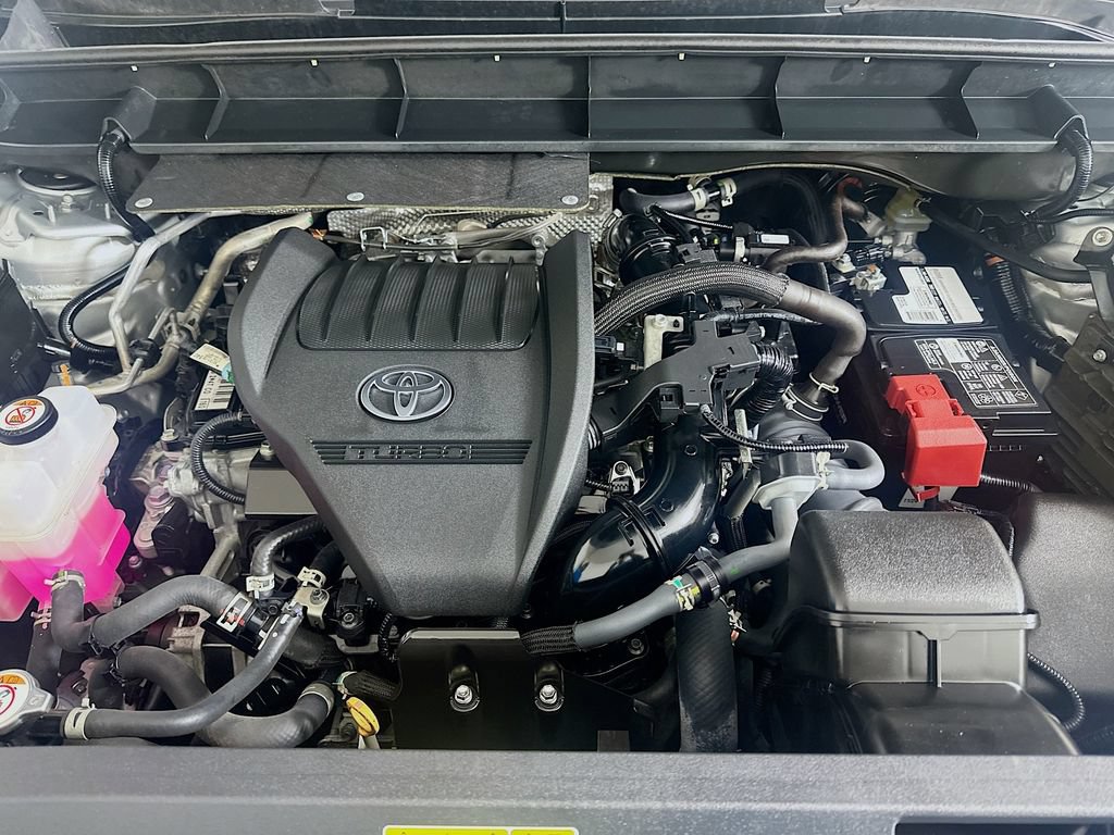 Certified 2024 Toyota Highlander XLE AWD/4WD image 31