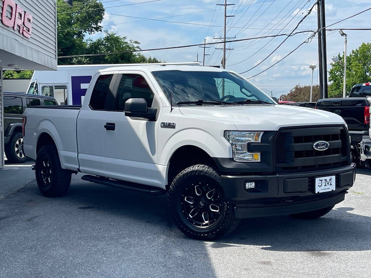 Used 2017 Ford F150 XL w/ Equipment Group 101A Mid AWD/4WD image 1