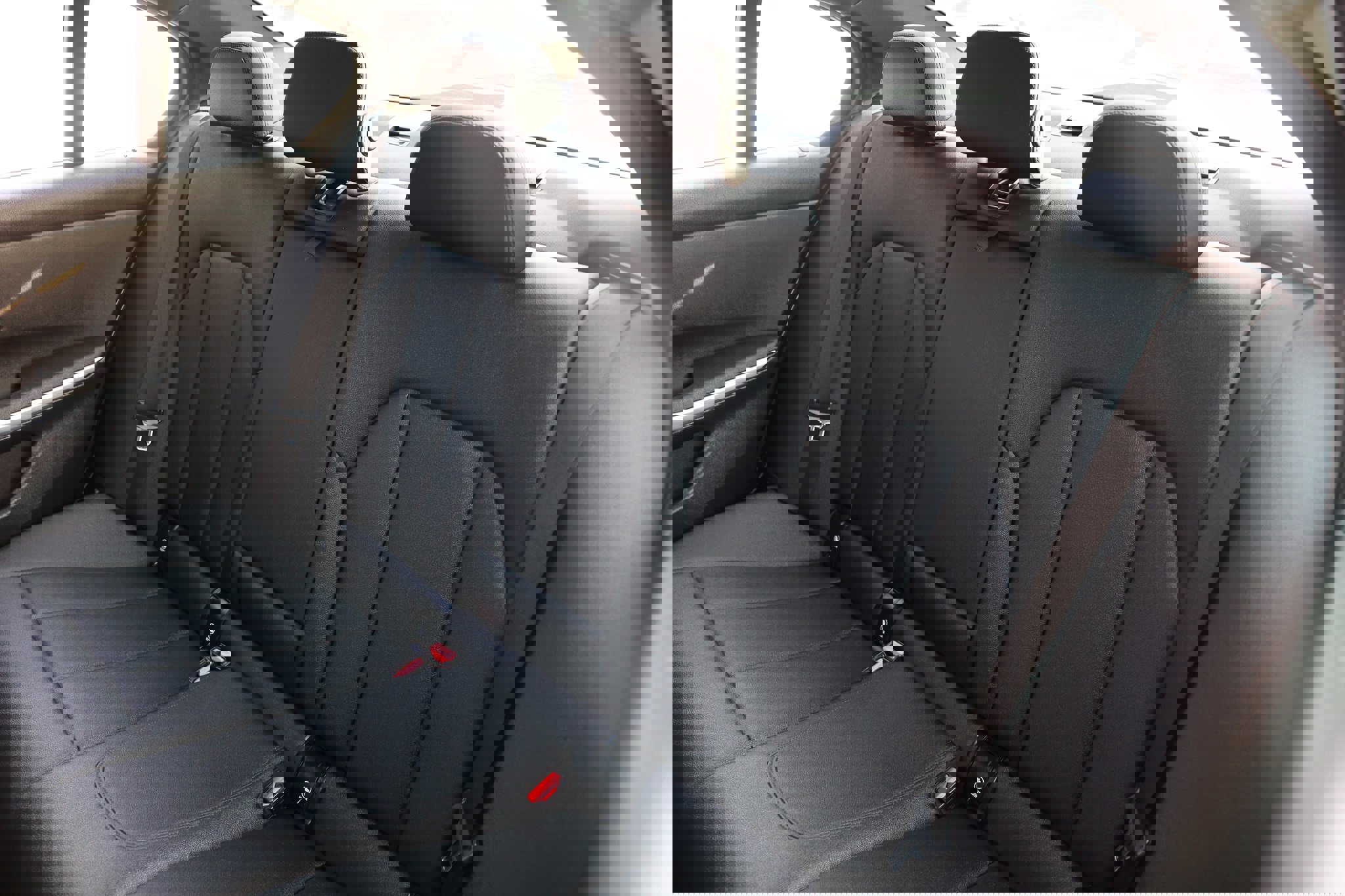 Used 2021 BMW 330i Sedan w/ Premium Package image 11