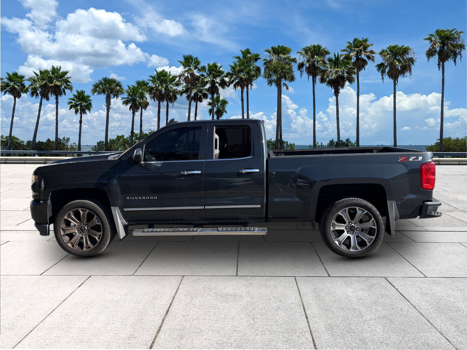 Used 2018 Chevrolet Silverado 1500 LTZ Z71 w/ LTZ Plus Package image 5