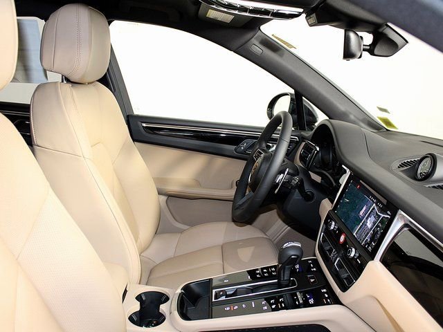 New 2026 Porsche Macan image 27
