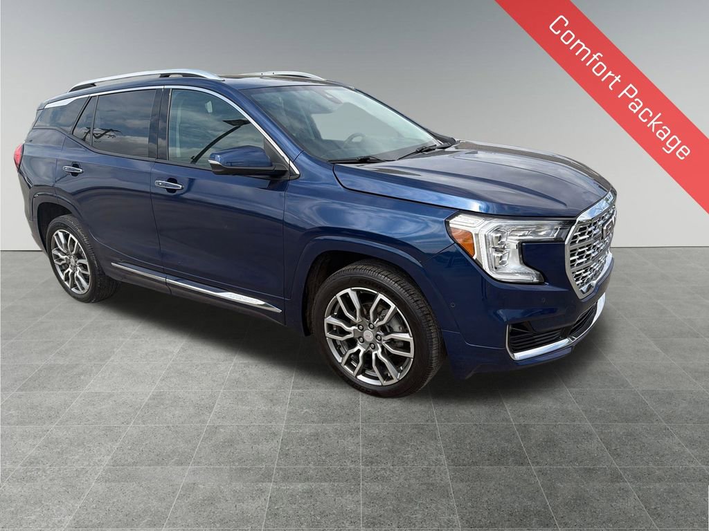 Used 2022 GMC Terrain Denali w/ Denali Premium Package AWD/4WD image 9