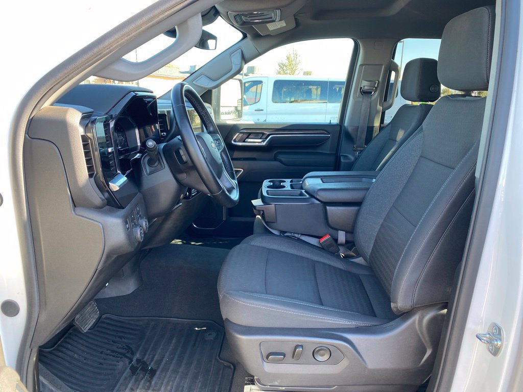 Used 2025 Chevrolet Silverado 2500 LT w/ Convenience Package AWD/4WD image 27