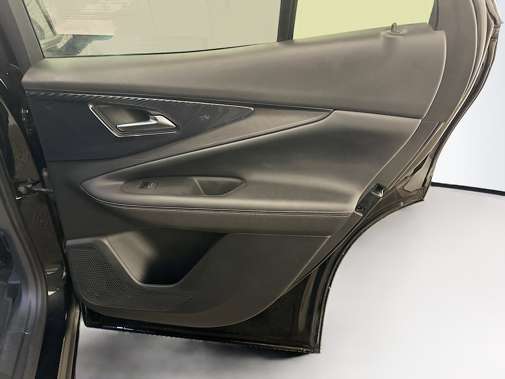 Used 2024 Chevrolet Blazer EV LT AWD/4WD image 32