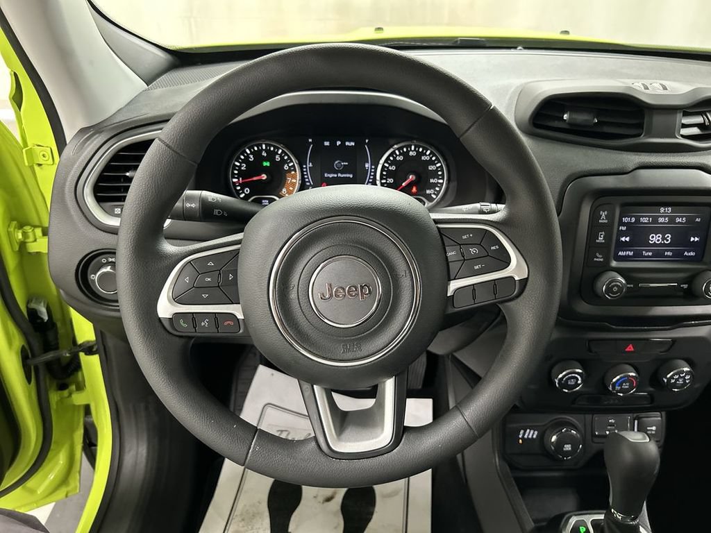 Used 2019 Jeep Renegade Sport w/ Sport Appearance Group AWD/4WD image 4