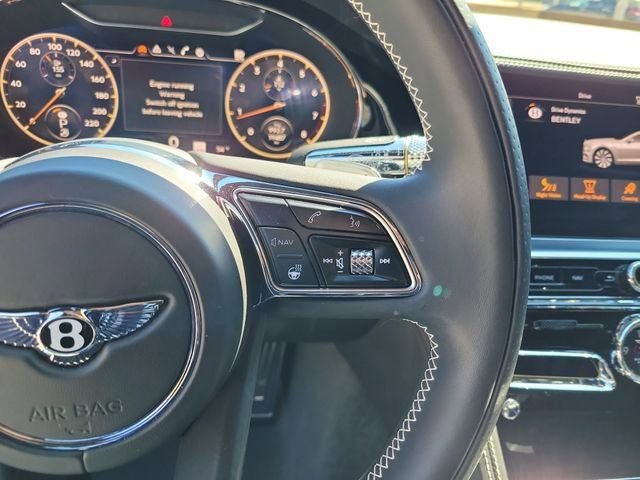 Used 2022 Bentley Flying Spur V8 image 13