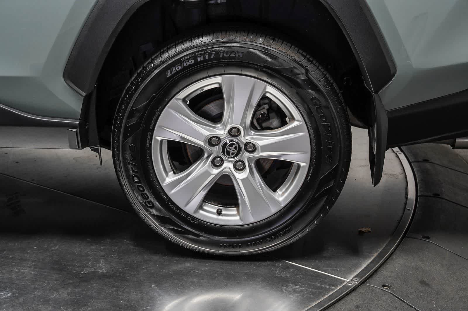 Certified 2021 Toyota RAV4 XLE FWD image 11