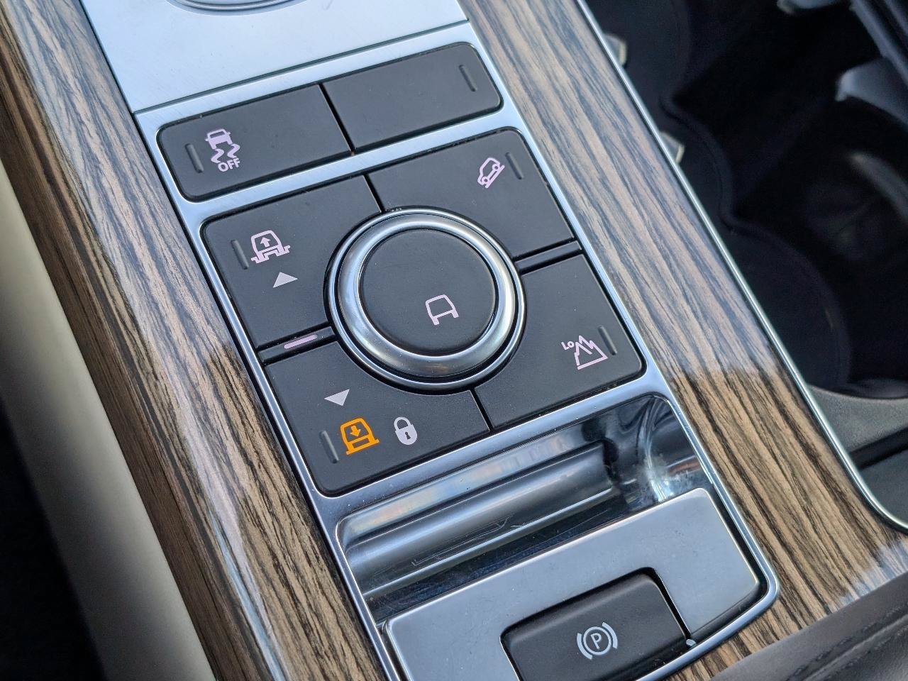 Used 2019 Land Rover Range Rover Supercharged AWD/4WD image 22