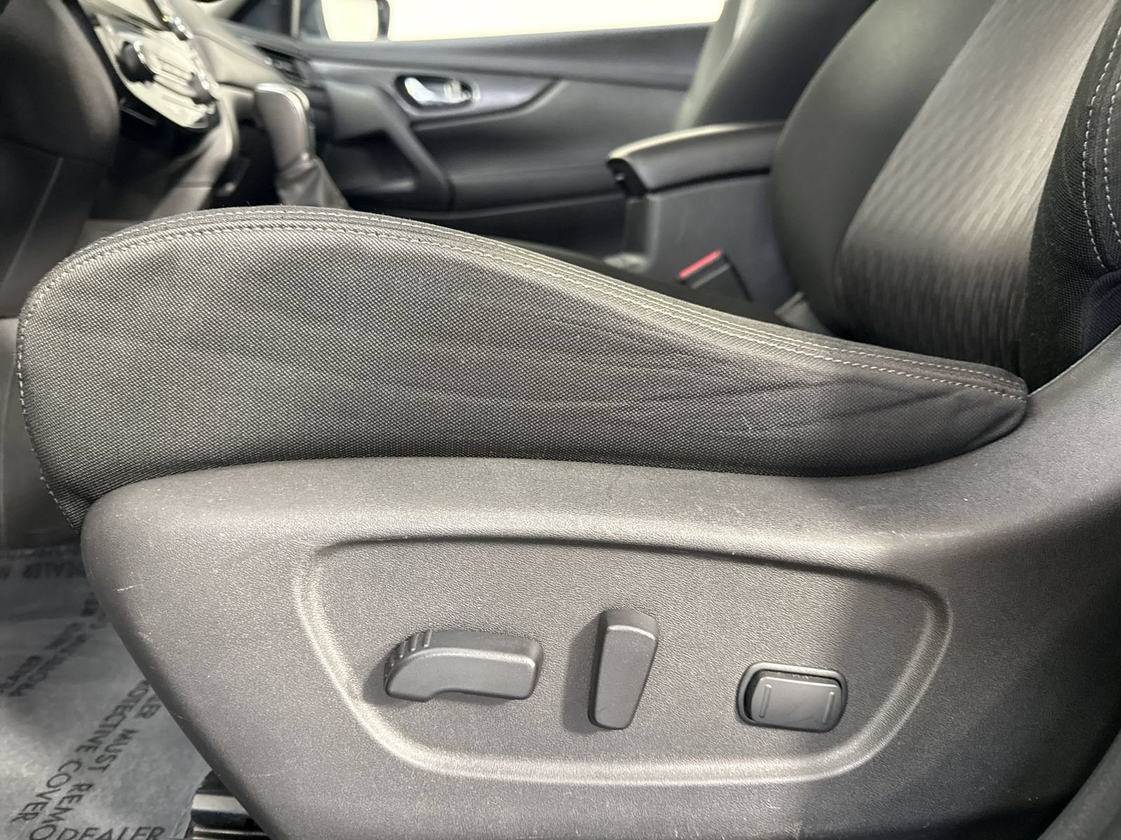 Used 2019 Nissan Rogue SV w/ Sun & Sound Touring Package AWD/4WD image 22