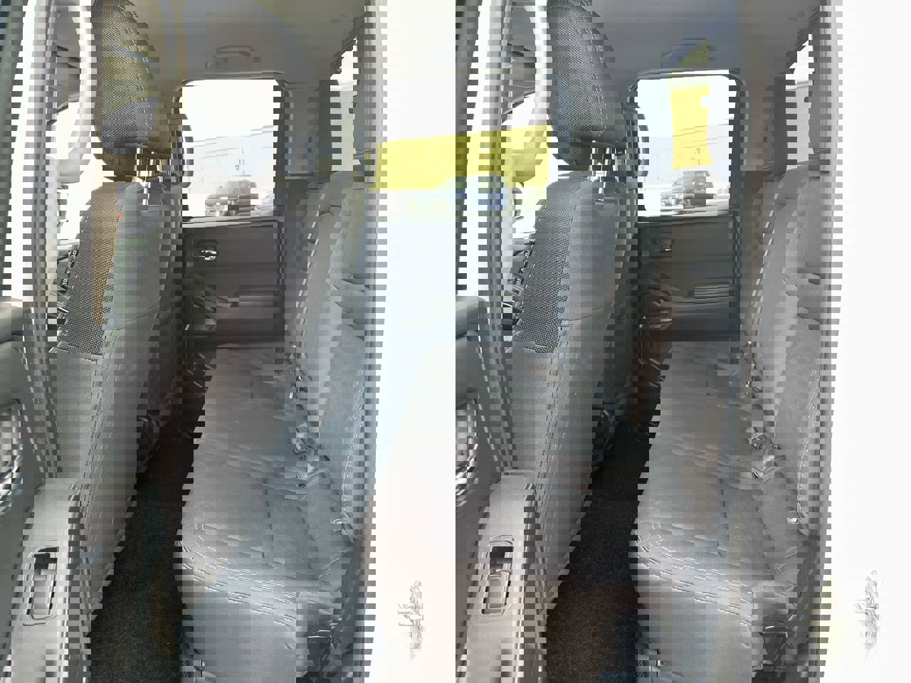 Used 2024 Nissan Frontier SV w/ SV Convenience Package image 23