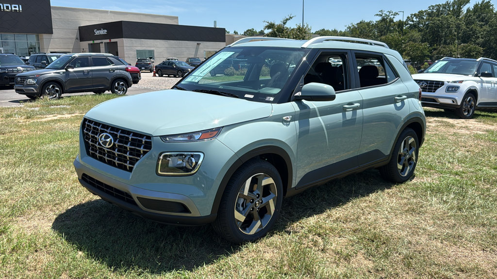 New 2026 Hyundai Venue SEL FWD image 3