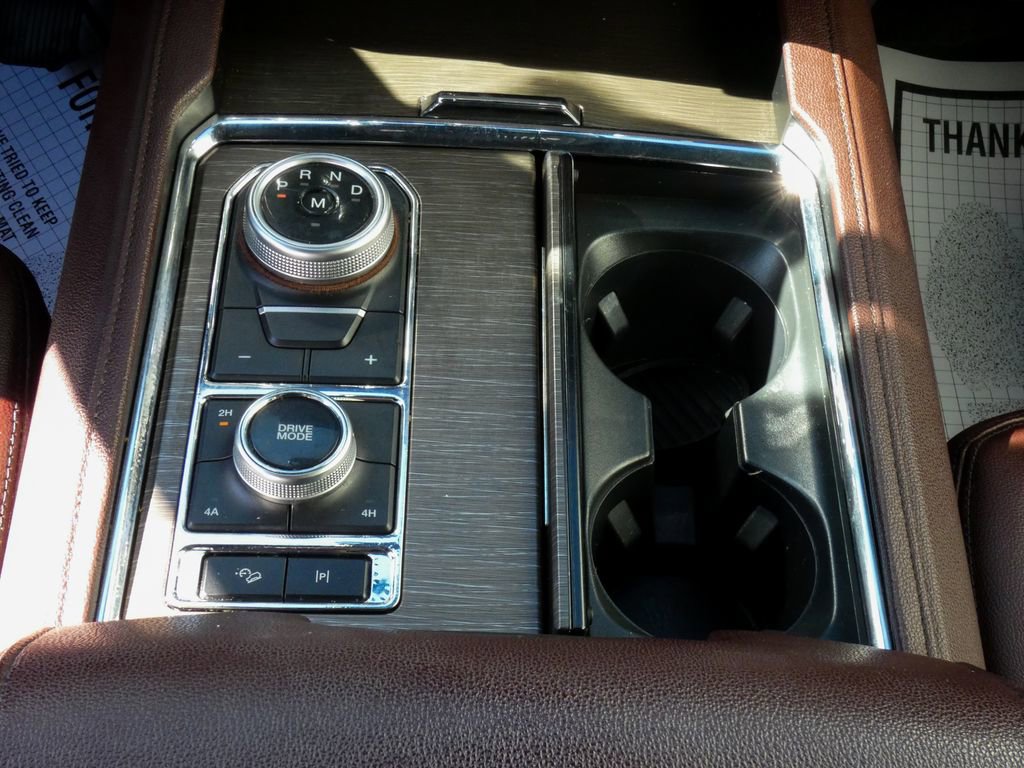 Used 2022 Ford Expedition Max Limited image 19