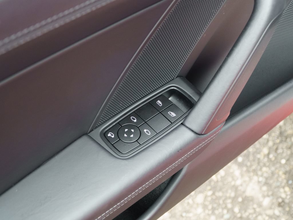 Used 2025 Porsche 911 Carrera RWD image 16