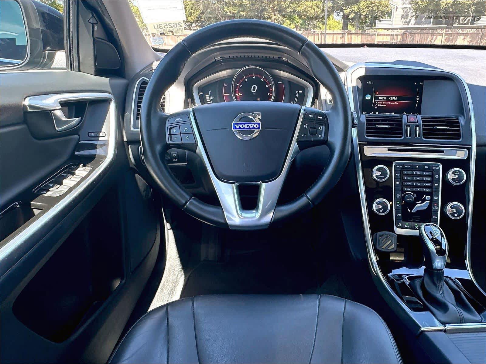 Used 2016 Volvo XC60 T5 Premier w/ Proximity Package FWD image 8