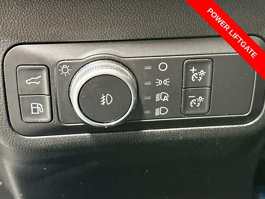 Used 2020 Ford Escape Titanium image 11