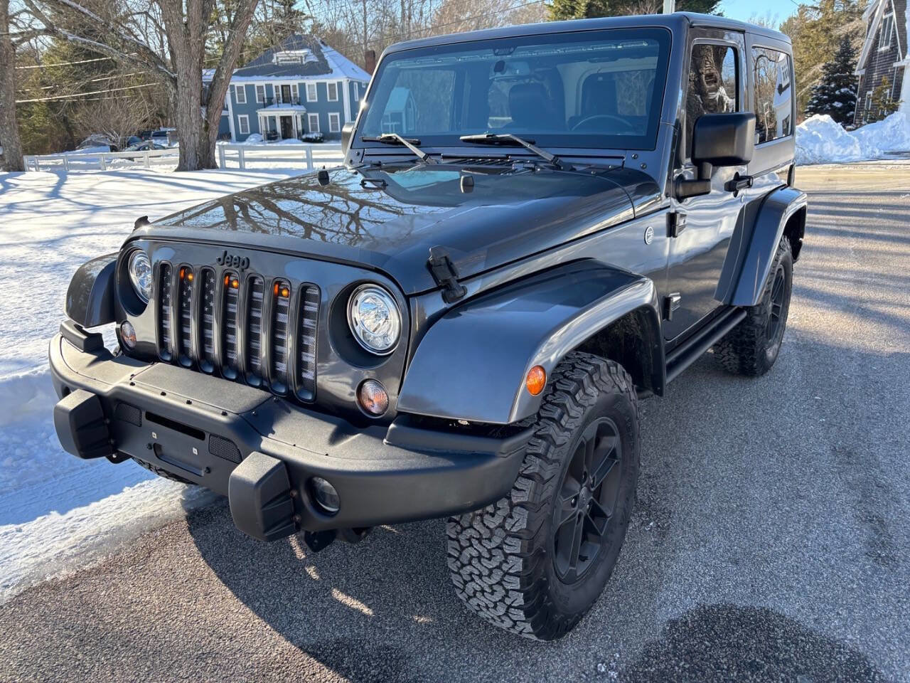 Used 2017 Jeep Wrangler Sahara image 7